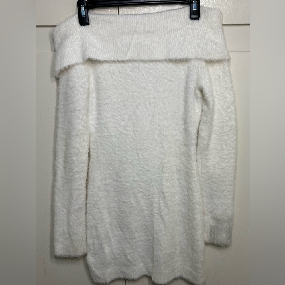 H&M FLUFFY OFF-THE-SHOULDER DRESS SIZE XS